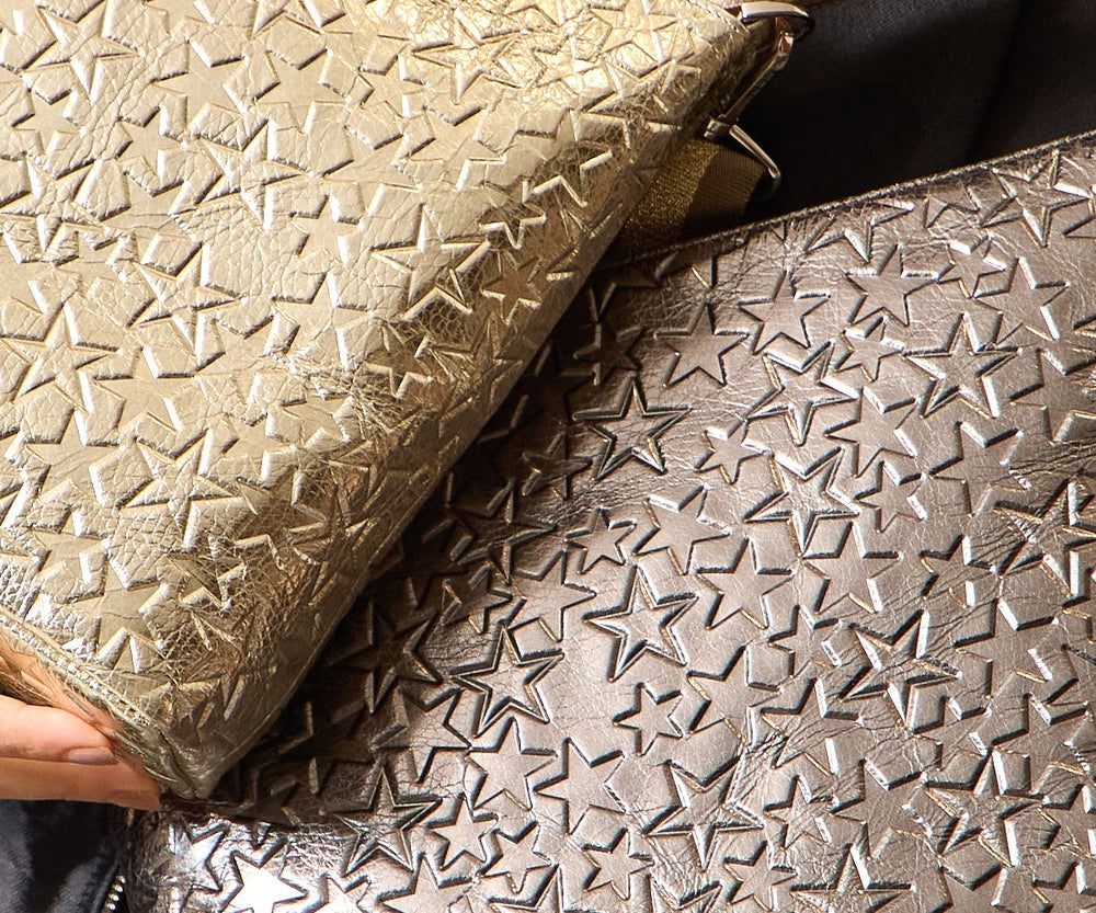 Horizontal Pochette (M) – Star-Embossed Leather 1331-st