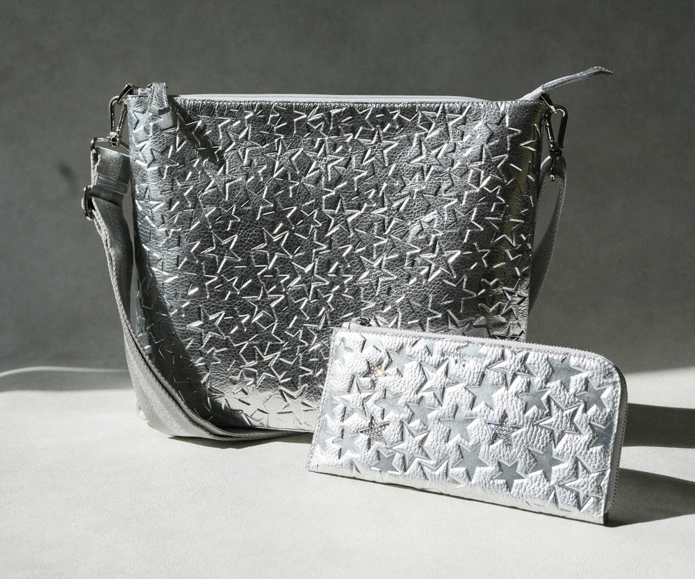 Horizontal Pochette (M) – Star-Embossed Leather 1331-st