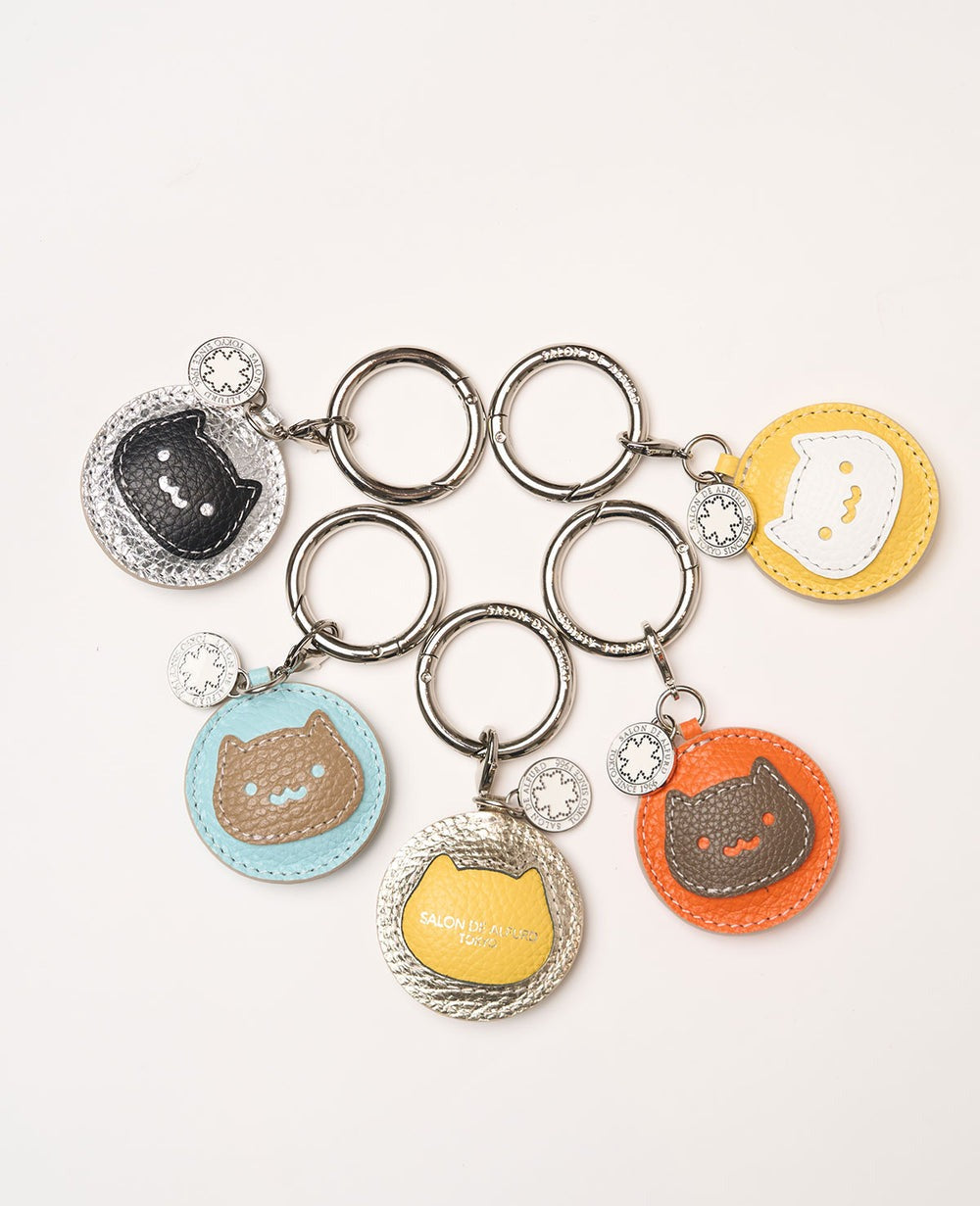 Cat Round Charm 1874