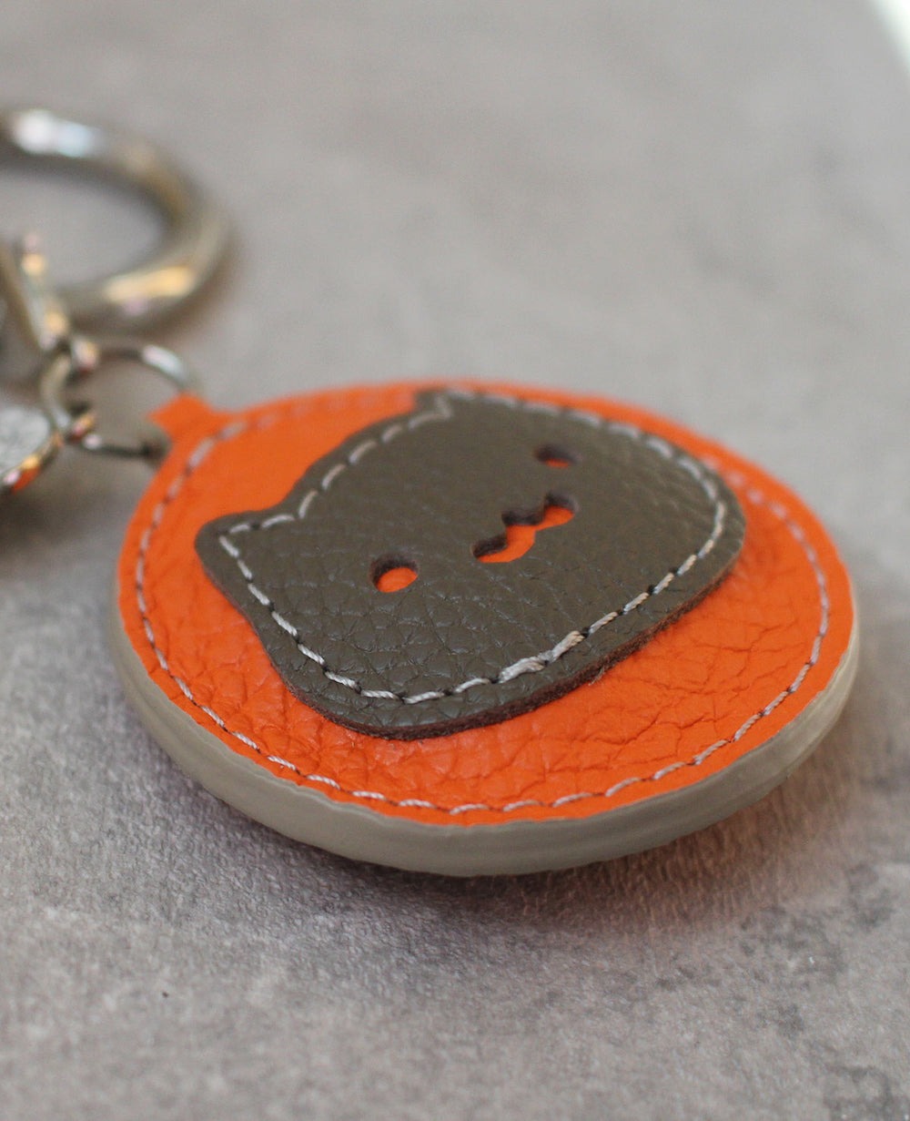 Cat Round Charm 1874