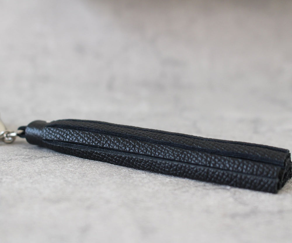 Tassel Charm 1933-gr