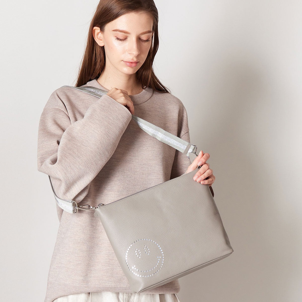 Smile Horizontal Pochette M size 1331