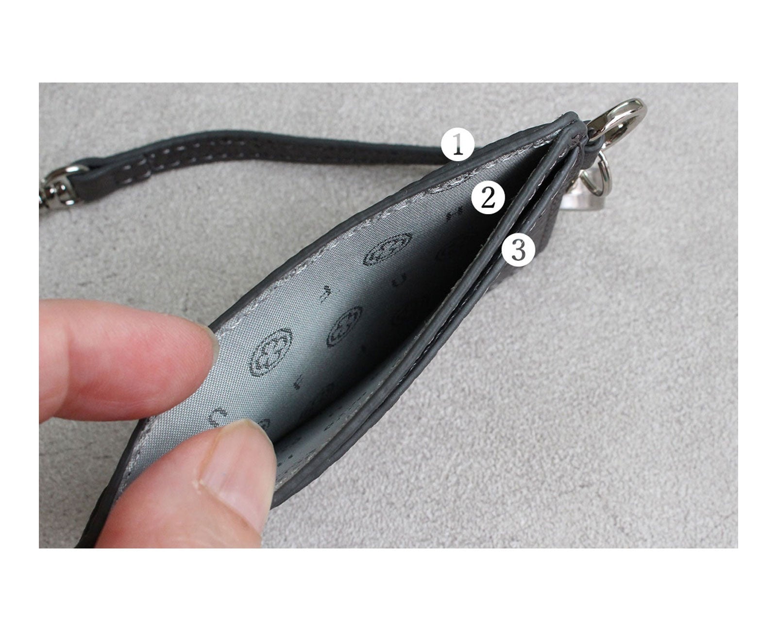 Smile Pass Holder With Reel 1658