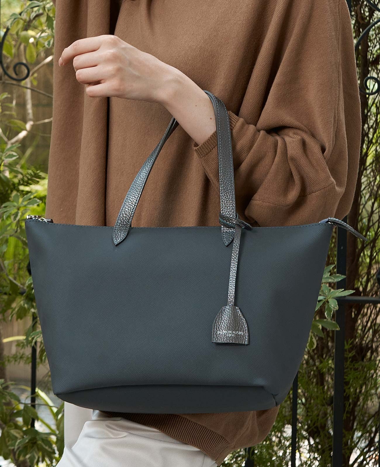 With ZIP SAC DE PROMENADE Tote Bag PM size Saffiano Apple Material Ver. 1825-ap