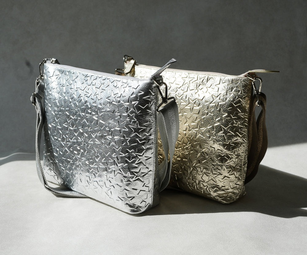 Horizontal Pochette (M) – Star-Embossed Leather 1331-st