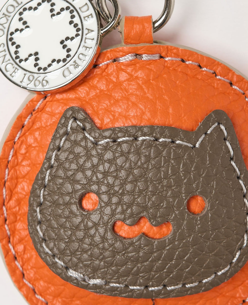 Cat Round Charm 1874