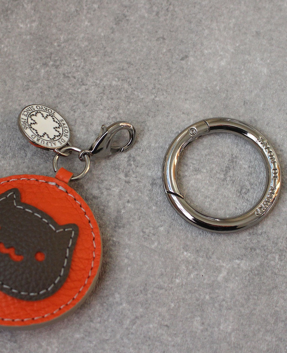 Cat Round Charm 1874