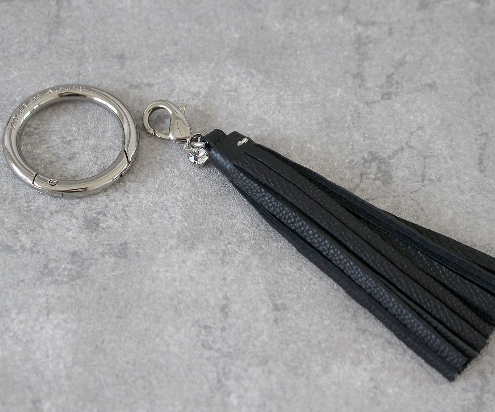 Tassel Charm 1933-gr