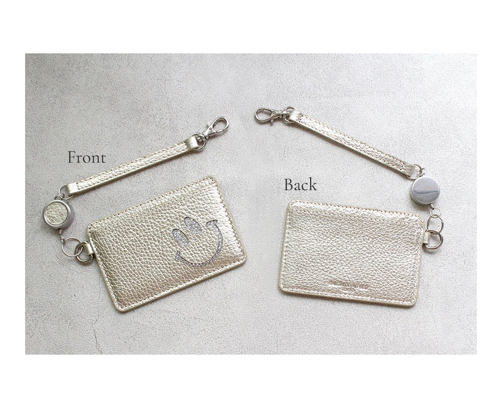 Smile Pass Holder With Reel 1658